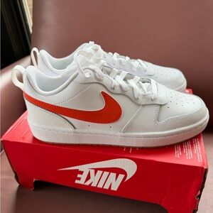 Nike Court Borough Low 2